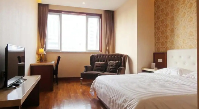 Двухместный номер Deluxe с видом на город Hua Qi Kaiserdom Hotel Zhongshan Road St Michaels Cathedral and Zhanqiao Pier Qingdao