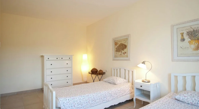 A beautiful new luxury villa close to Uzès.