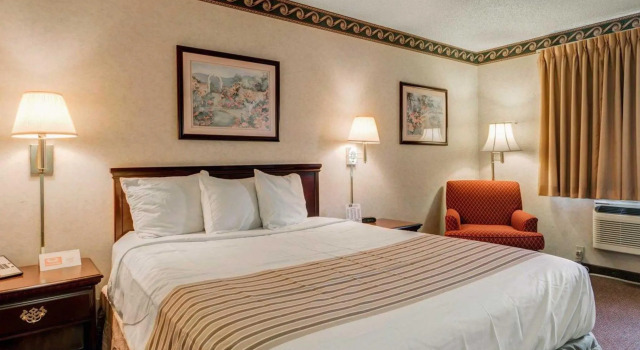 Четырёхместный номер Standard Econo Lodge Inn & Suites El Paso West