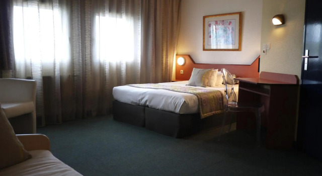 Inter Hotel Les 3 Marches, Rezerwuj Hotel  