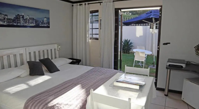 Студия Santini Lace Self Catering Unit