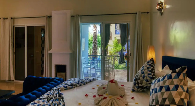 Villas 95 AppartHôtel, Забронировать Апарт-отель Отели Марракеш-Тенсифт-Эль-Хауз с парковкой, Парковка
