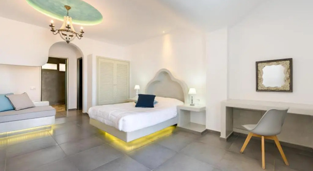 Полулюкс Suites Blue Hotel