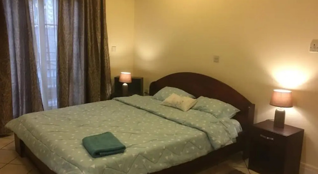 Carlton House, Book Hotel Osu 
