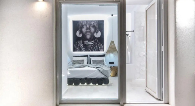 Portara Seaside Luxury Suites
