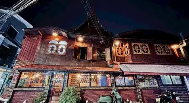 Thai teak Sathon Guest House, Забронировать Гостевой дом Бангкок провинция Бангкок, рядом с Храм Шри Маха Мариаммана
