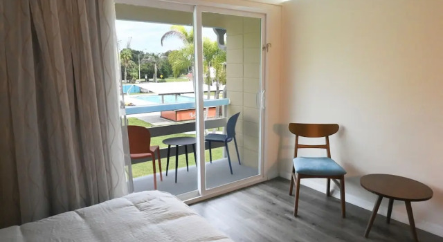 Четырёхместный номер Premium с балконом и с красивым видом из окна Golden Host Resort - Sarasota