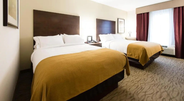 Четырёхместный номер Standard Holiday Inn Express & Suites Aiken by IHG