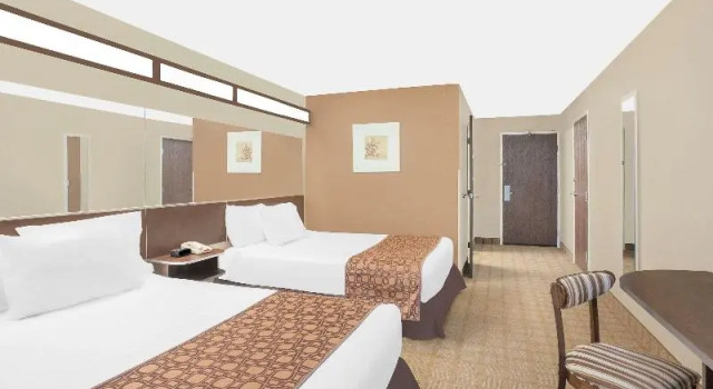 Номер Standard Microtel Inn & Suites by Wyndham Manchester - Newly Renovated