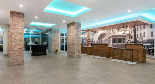 La Quinta Inn & Suites by Wyndham New Orleans Downtown