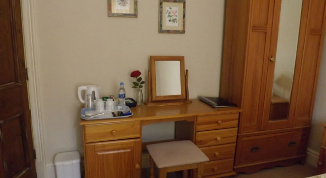 Cedar House B&B