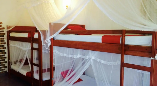 Кровать в общем номере Colombo Beach Hostel