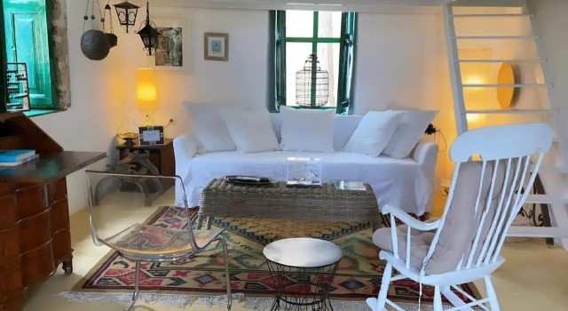 Hypate, traditional island cottage, Забронировать Отель Халки Halki Island