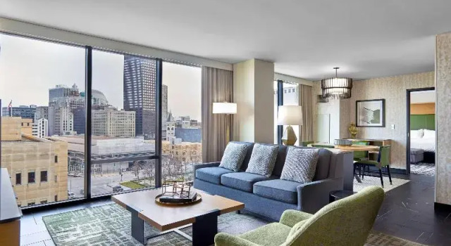Люкс с видом на город Hilton Des Moines Downtown