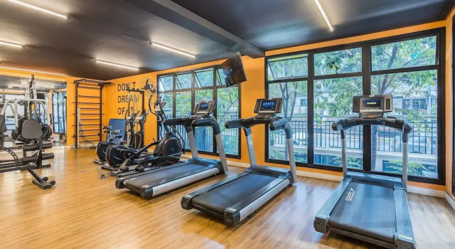 Апартаменты Modern Studio Just 500m From Metro Station Edk0714