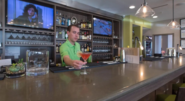 Четырёхместный номер Deluxe Holiday Inn San Marcos Convention Center by IHG