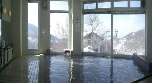 Hotel Iwasuge, Забронировать Отель Сига Когэн Яманоути, рядом с Hasuike Pond