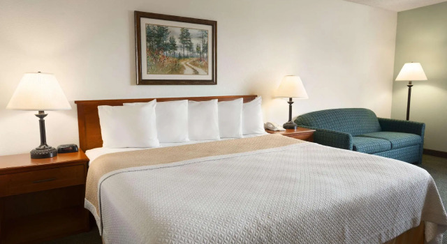 Номер Deluxe Days Inn by Wyndham Coeur dAlene