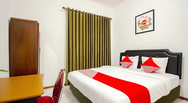 Rumah Mumu Kost & Homestay by OYO Rooms, Book Hotel Sleman Yogyakarta Province