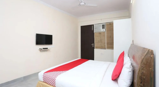 Oyo 28670 Hotel Dev Palace