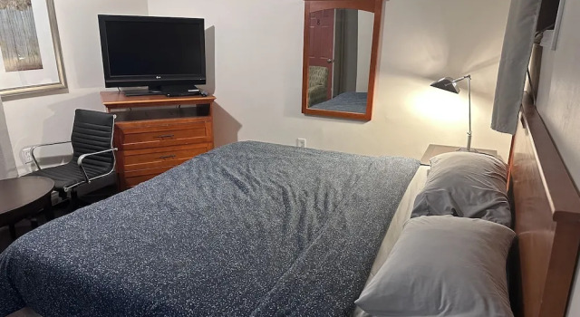 Двухместный номер Superior с балконом Cedar Springs Motel
