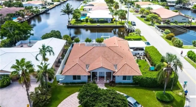 Вилла Luxe 4BR Waterfront w Htd Pool 5min to Beach