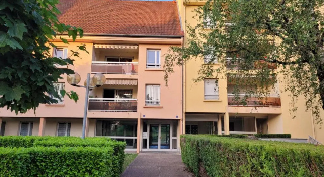 Studio récent résidence Charles Quint, Rezervasyon Daire Haute-Saône otoparklı oteller, Otopark