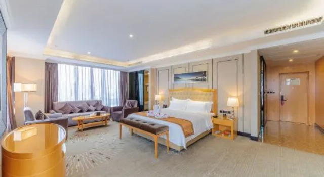 Двухместный люкс Business Golden Phoenix International Hotel