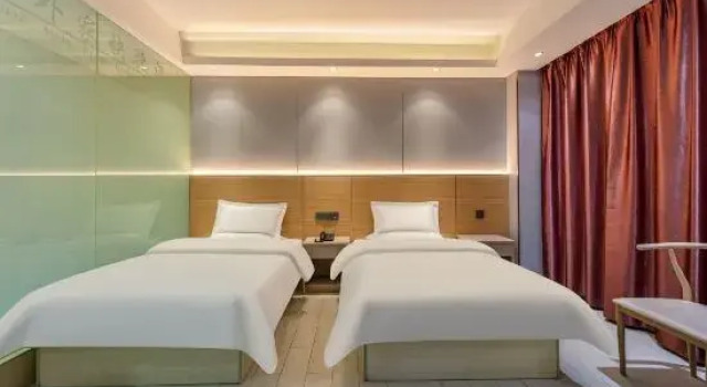 Люкс Deluxe Huimei Hotel (Guangzhou Zhujiang New Town Yuancun Subway Station)