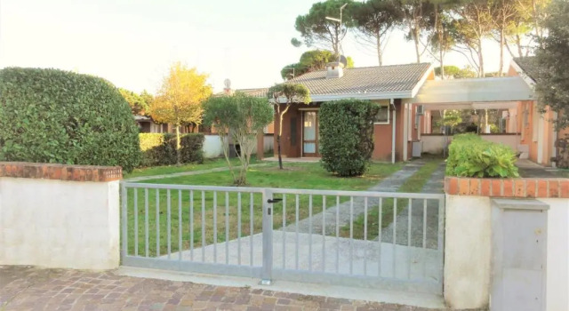 Villa Agavi 3, Prenota Villa Hotel a Veneto con parcheggio, Parcheggio