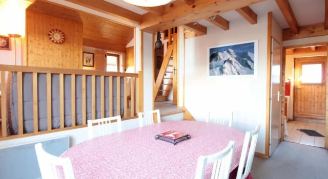 Appartement Les Carroz d'Arâches, 4 pièces, 8 personnes - FR-1-572-88, Забронировать Апартаменты/квартира Отели Араш-ла-Фрас с парковкой, рядом с Горнолыжный подъемник Плен Соле, Парковка