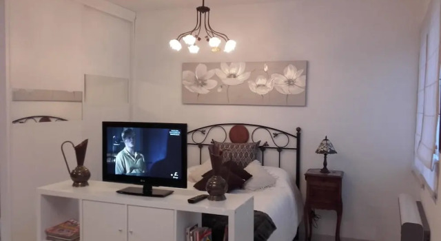 Studio in Lugo - 100 km From the Beach, Забронировать Отель Отели Луго с парковкой, рядом с Римские стены Луго, Парковка