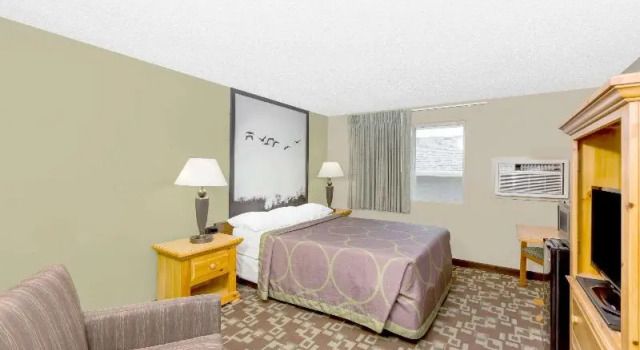 Номер Standard Super 8 by Wyndham Kearney