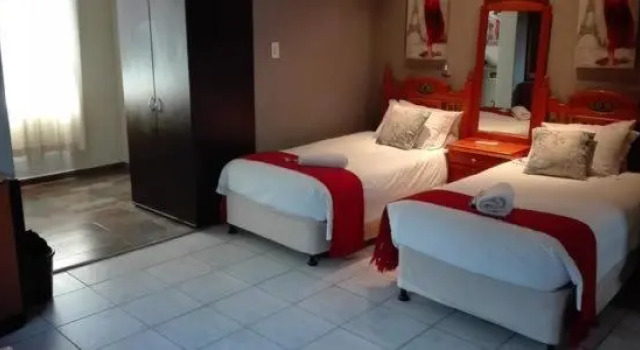 Шале Standard Waterside Lodge CC