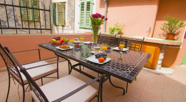 Апартаменты GuestHouse Main Square