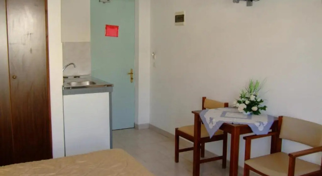 Студия с балконом и с красивым видом из окна Antonios Hotel