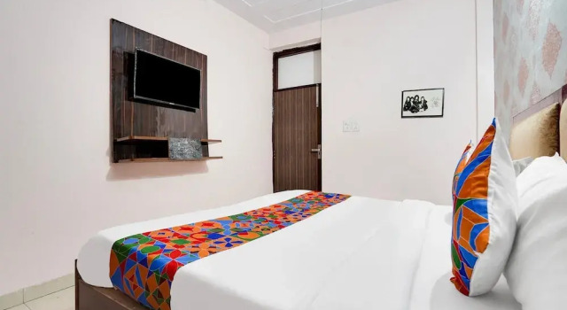 FabHotel The Hamlet, Забронировать Отель Нойда штат Уттар-Прадеш