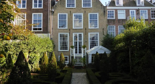 Canalhouses, Book Hotel The Hague 