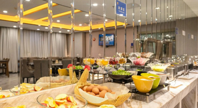 Super 8 Select Hotel (Yangzi Jiang Road Hongshan Park Branch), Rezerwuj Hotel Urumqi Xinjiang