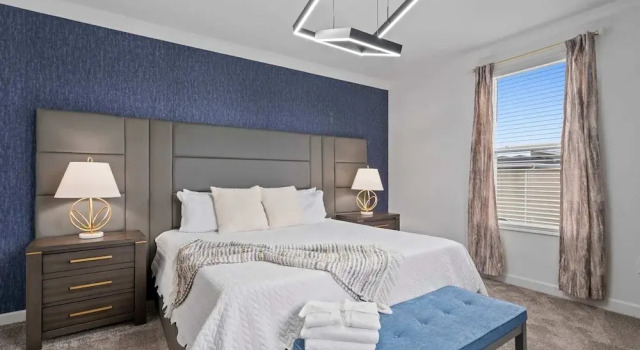 Chic Spacious 5BR Retreat Near Disney