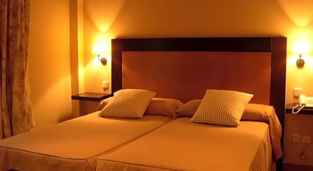Hotel Rural El Jardin de la Hilaria, Book Hotel Hoteller i Castile and Leon med pool, Swimmingpool