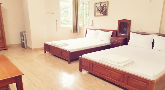 Четырёхместный номер Standard KHÁCH SẠN CÚC PHƯƠNG