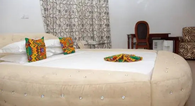 Odjidja Royal Palace Hotel, Prenota Hotel Pokuase Greater Accra