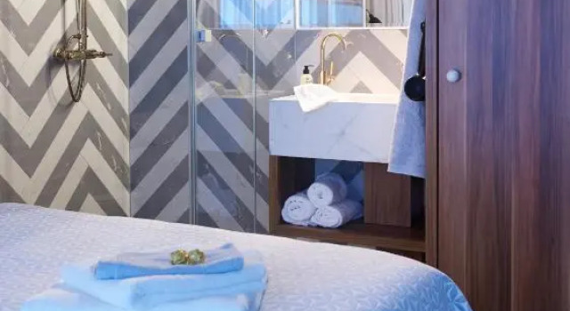 Five Rooms Hotel