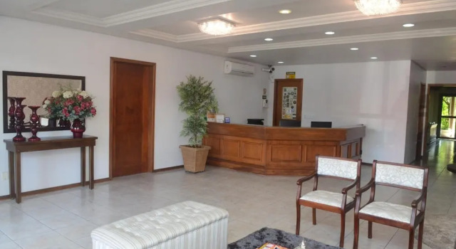 River Hotel