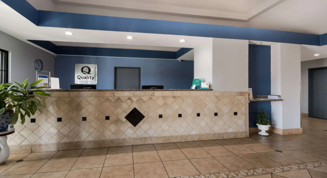 Comfort Inn North, Book Hotel Hoteller i Edmond med parkering, Parkering