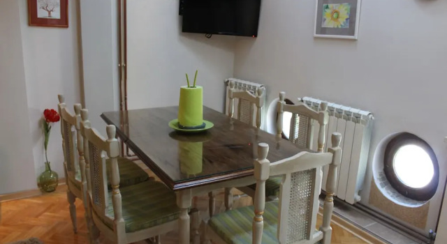 Boem Apartment with Huge Terrace, Забронировать Апартаменты/квартира Стари град Белград, рядом с Belgrade Main Bus Station