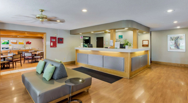 Quality Inn Athens, Varaa Hotelli Athens Ohio