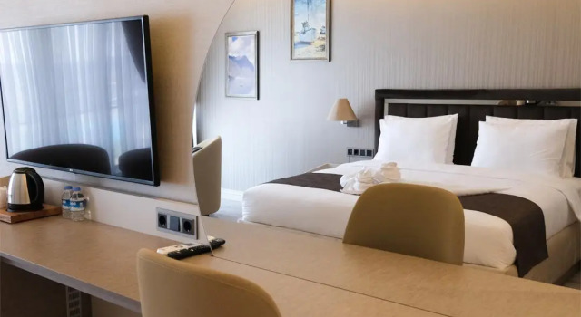 Номер Deluxe с видом на воду MQ Hotel Suites & SPA