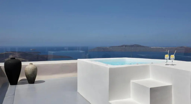 Damigos Caldera World